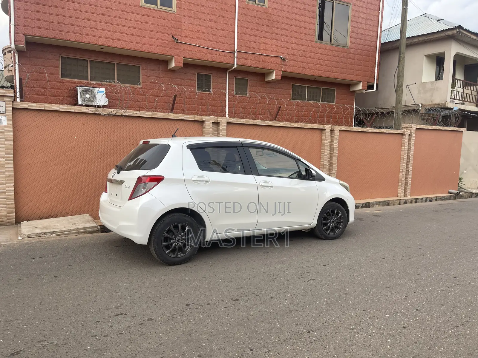 Toyota Vitz 2012 White