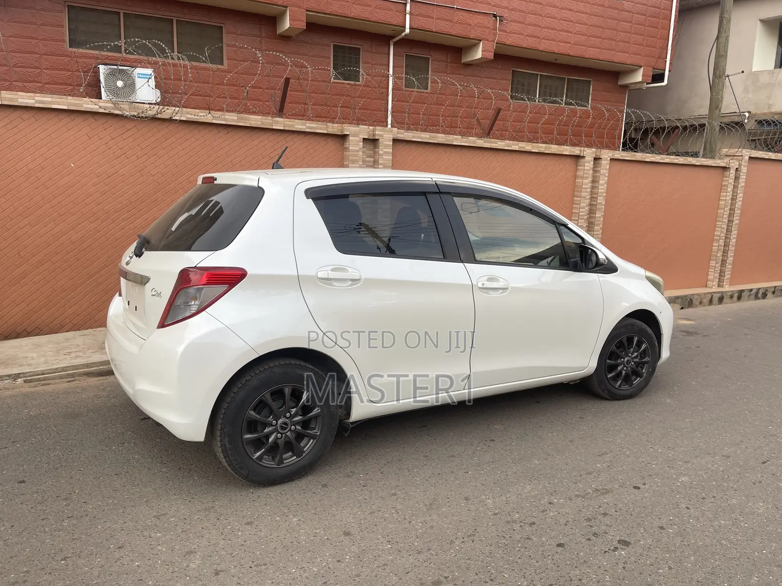 Toyota Vitz 2012 White