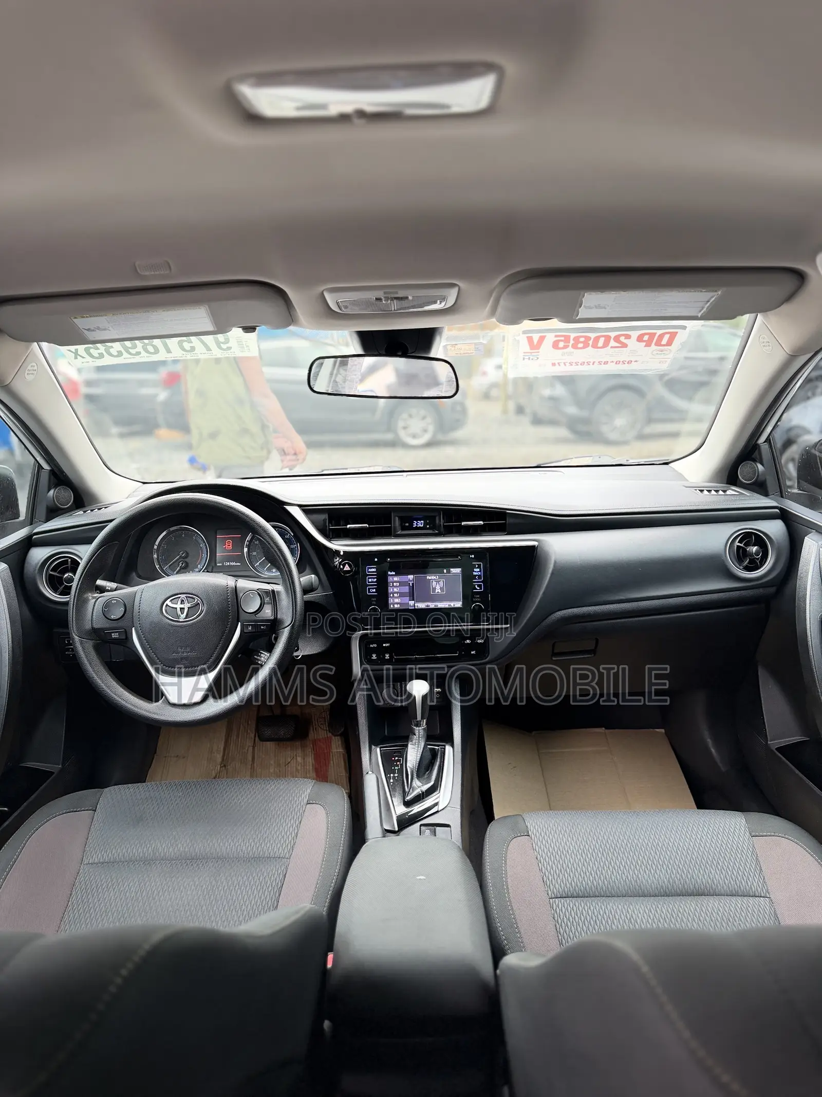 Toyota Corolla LE Eco (1.8L 4cyl 2A) 2018 White