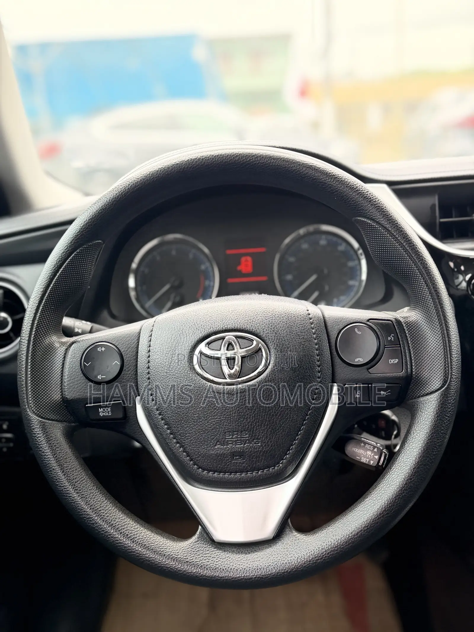 Toyota Corolla LE Eco (1.8L 4cyl 2A) 2018 White