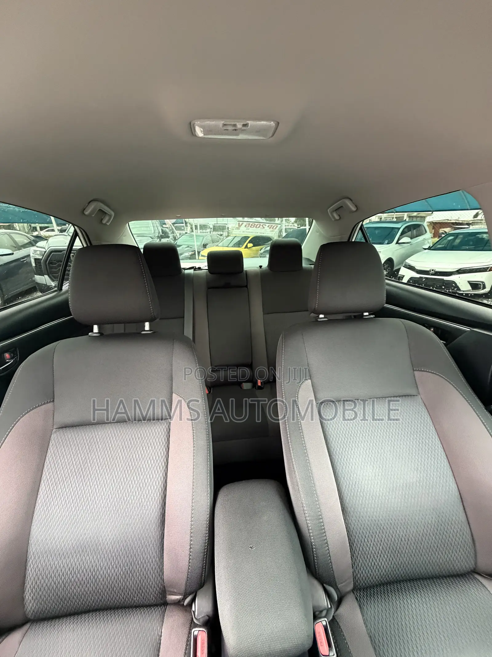 Toyota Corolla LE Eco (1.8L 4cyl 2A) 2018 White