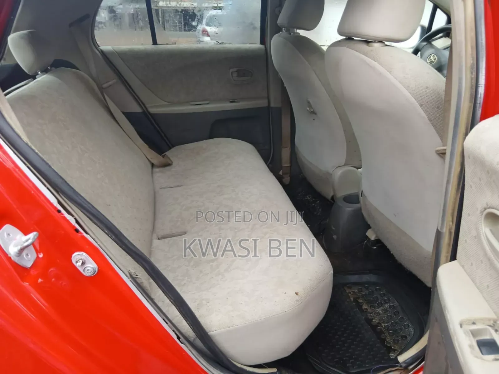 Toyota Vitz 2010 Red