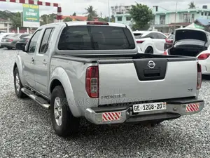Nissan Frontier SV 4dr King Cab 6.1 ft. SB (2.5L 4cyl 5A) 2014 Silver