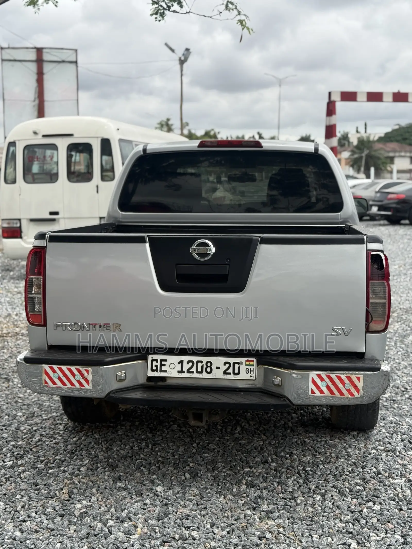 Nissan Frontier SV 4dr King Cab 6.1 ft. SB (2.5L 4cyl 5A) 2014 Silver