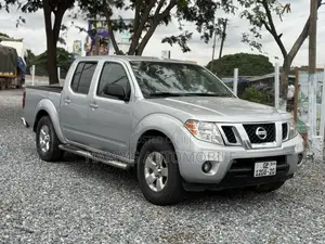 Nissan Frontier SV 4dr King Cab 6.1 ft. SB (2.5L 4cyl 5A) 2014 Silver