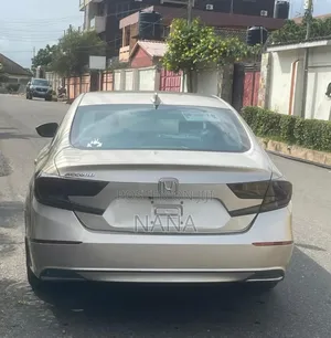 Honda Accord LX (1.5L 4cyl Turbo CVT) 2019 Gold