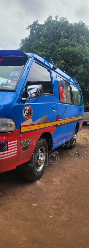 Hyundai H-100 2003 Blue