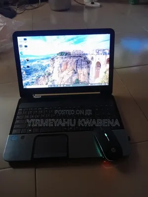 Laptop Toshiba Satellite L870 8GB Intel Core i3 SSD 128GB
