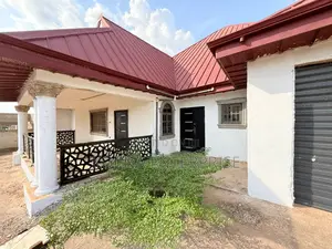 4bdrm Condo in Yabi, Kumasi Metropolitan for sale