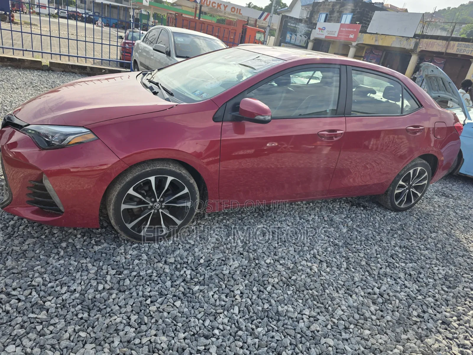 Toyota Corolla XSE 4dr Sedan (1.8L 4cyl CVT) 2017 Red