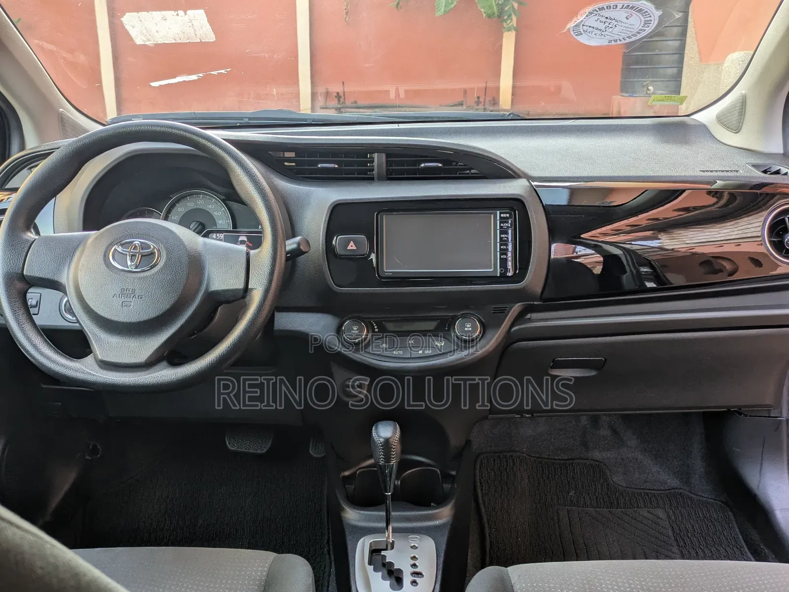 Toyota Vitz 2015 Gray