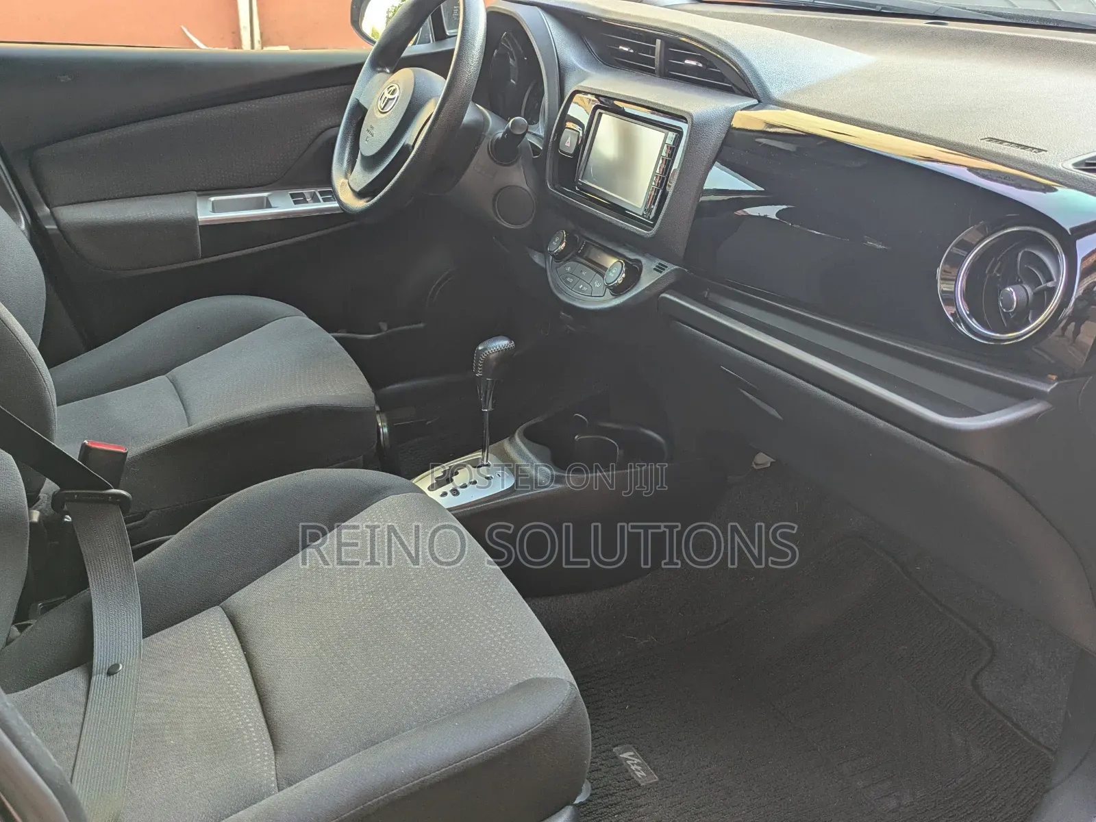 Toyota Vitz 2015 Gray