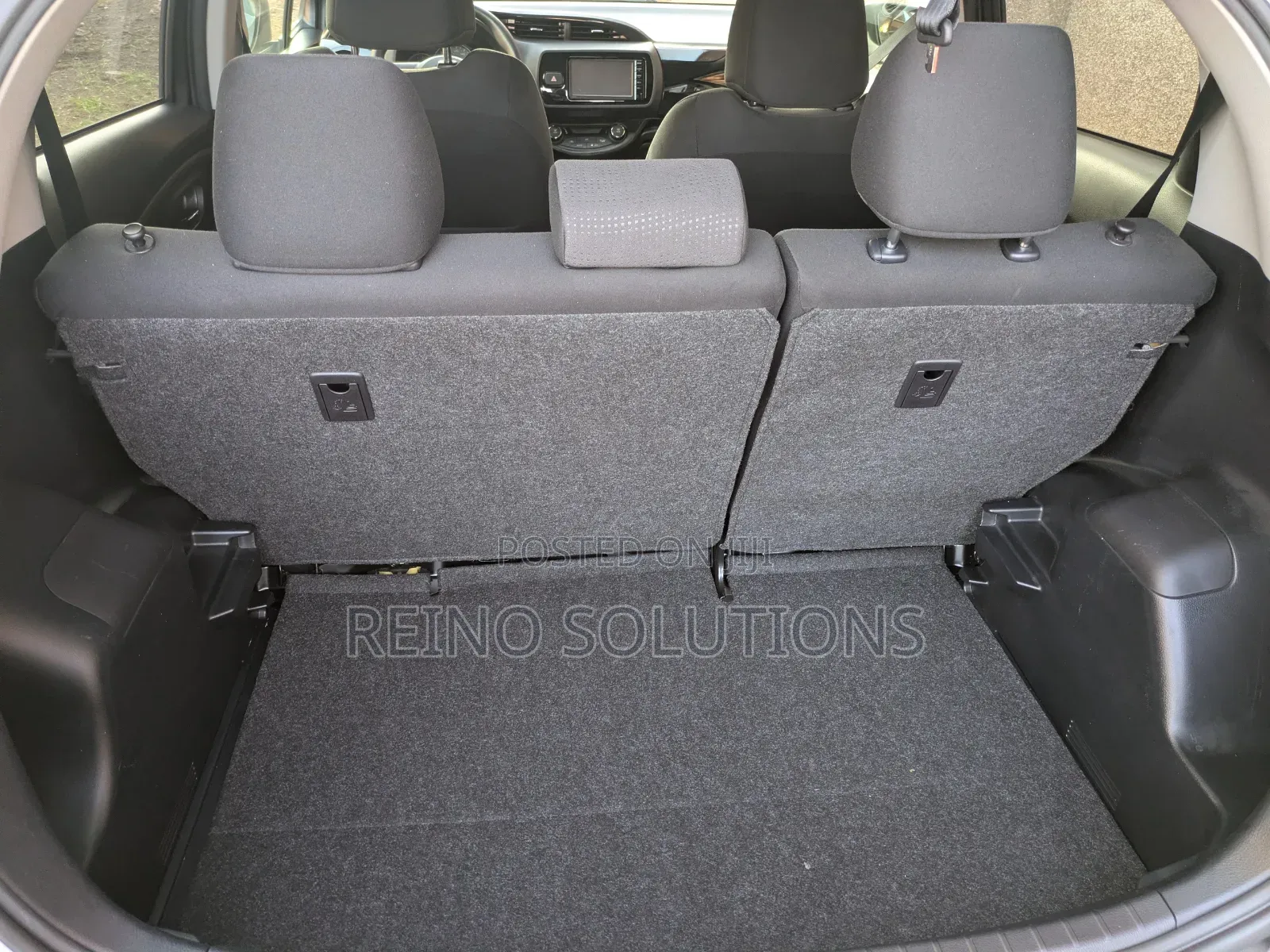Toyota Vitz 2015 Gray