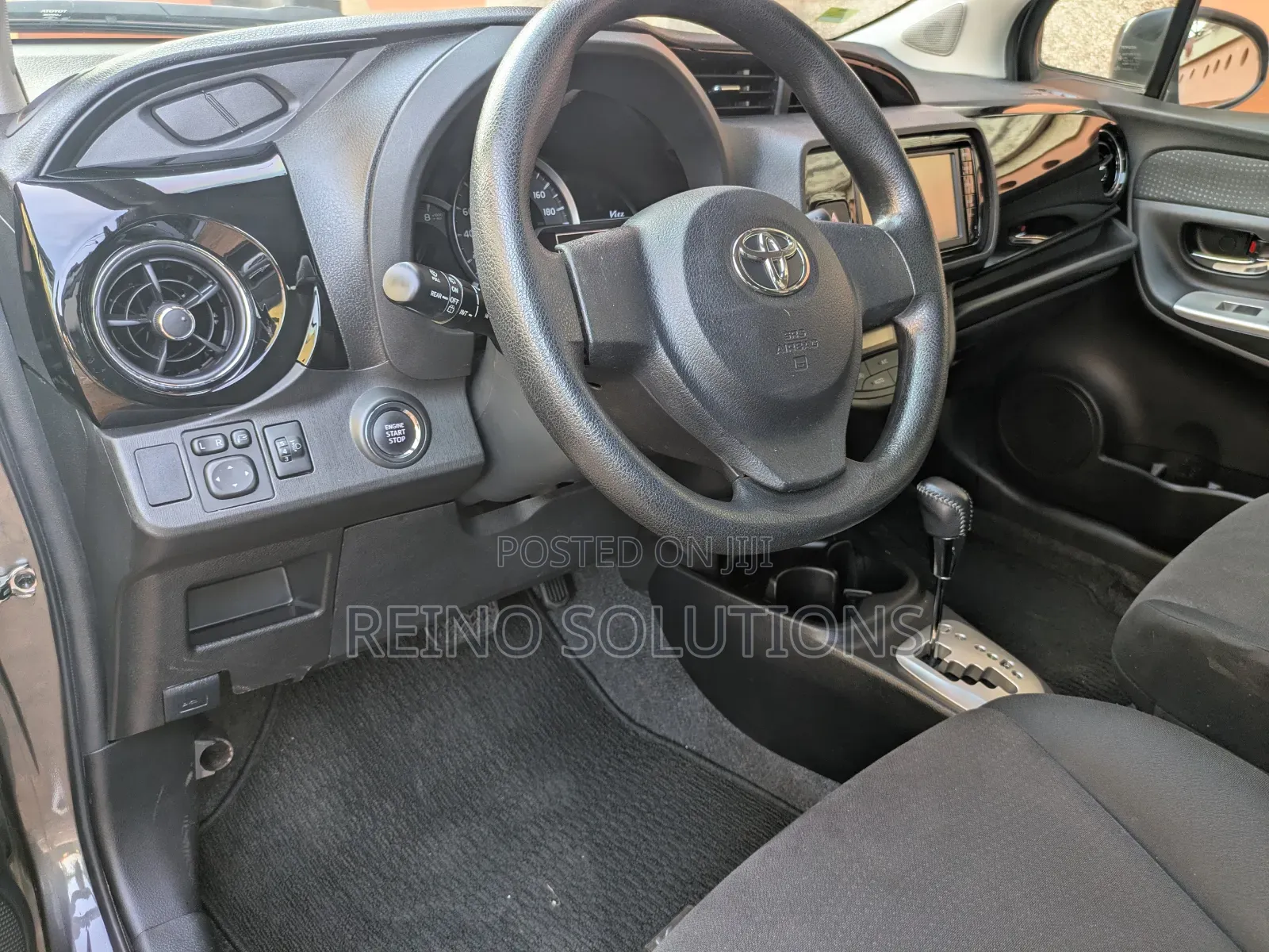 Toyota Vitz 2015 Gray