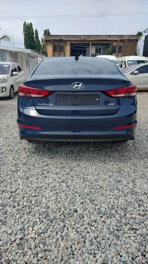 Hyundai Avante 2016 Blue