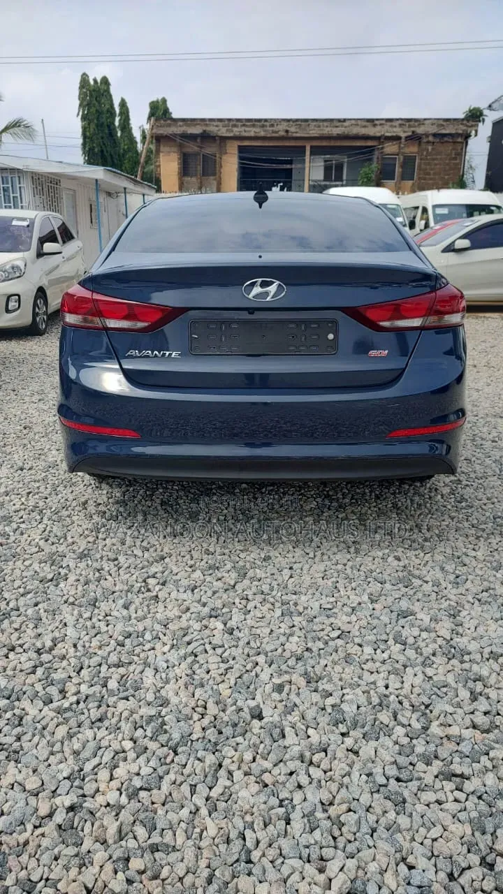 Hyundai Avante 2016 Blue