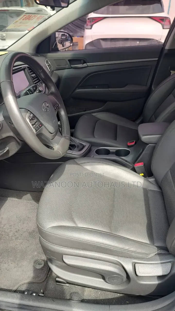 Hyundai Avante 2016 Blue
