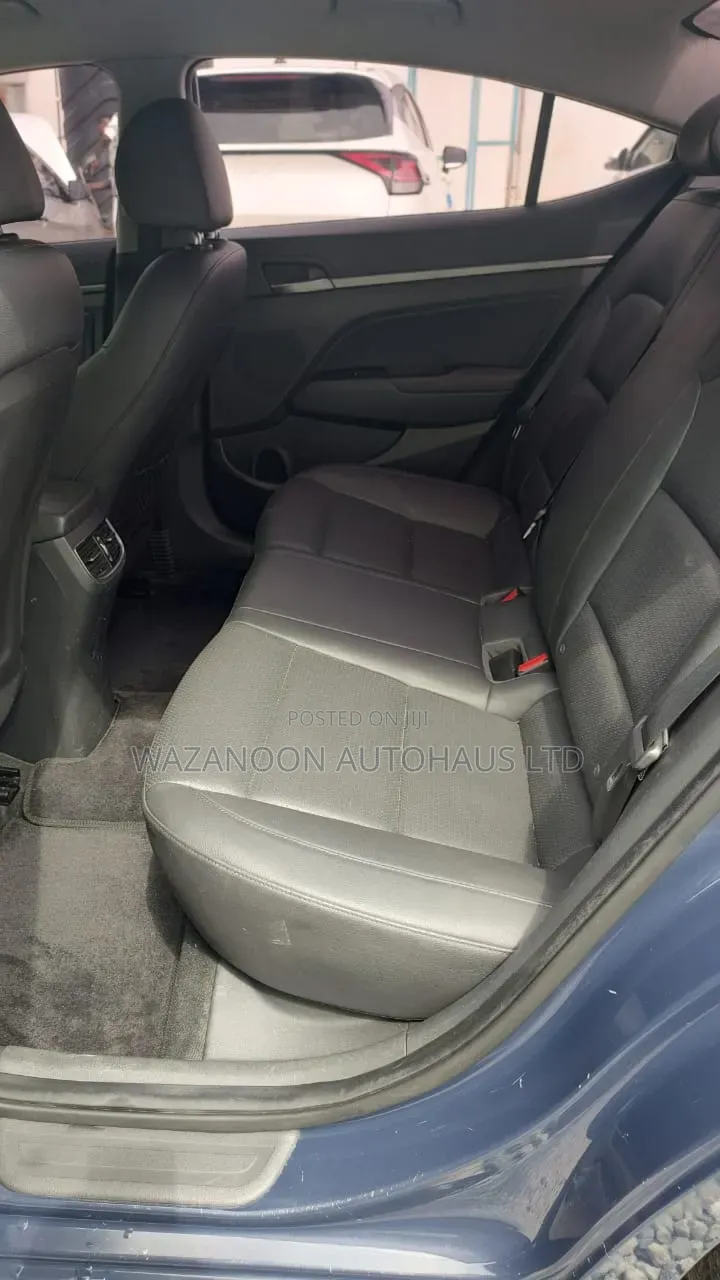 Hyundai Avante 2016 Blue