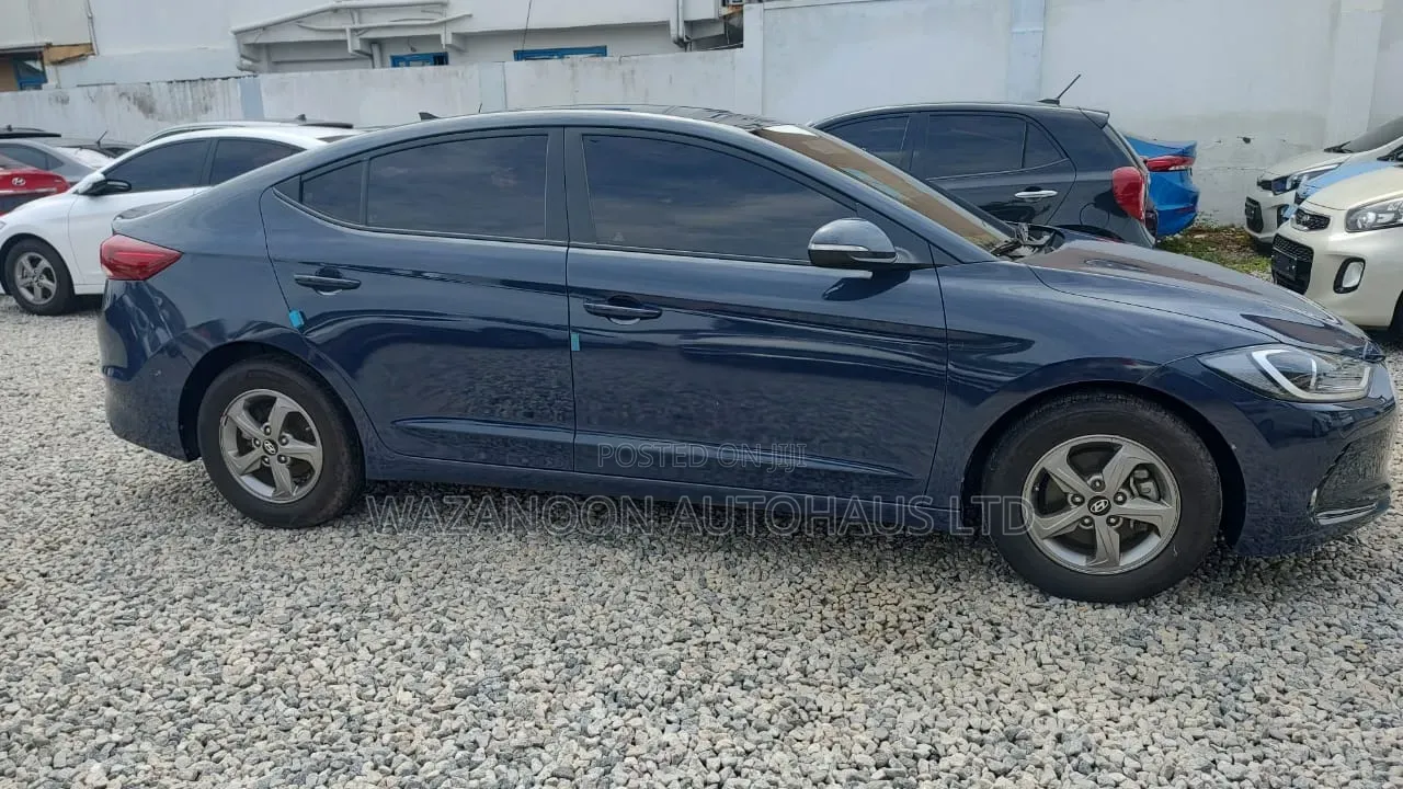 Hyundai Avante 2016 Blue