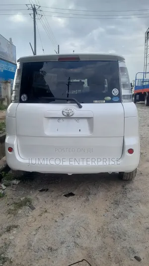 Toyota Sienta 1.5 AWD 2012 White