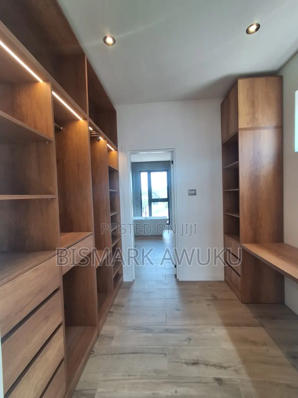 4bdrm House in Dzorwulu for sale