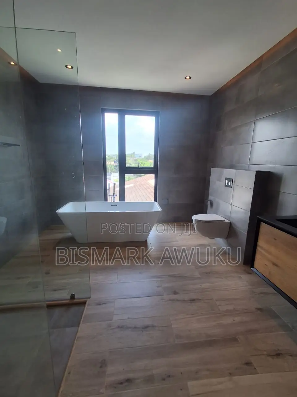 4bdrm House in Dzorwulu for sale