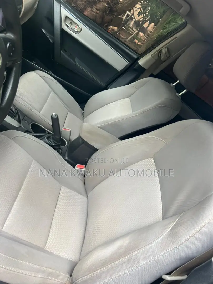 Toyota Corolla 2015 Black