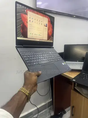 Laptop HP Victus 15 16GB AMD Ryzen 5 SSD 512GB