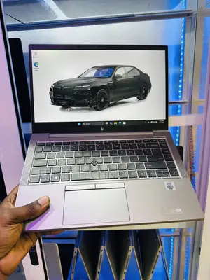 Laptop HP ZBook Firefly 14 G7 16GB Intel Core i5 SSD 512GB