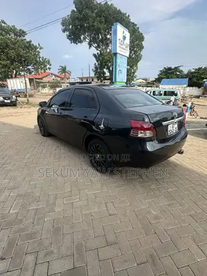 Toyota Yaris 2012 Black