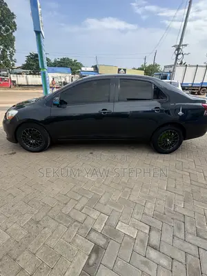 Toyota Yaris 2012 Black