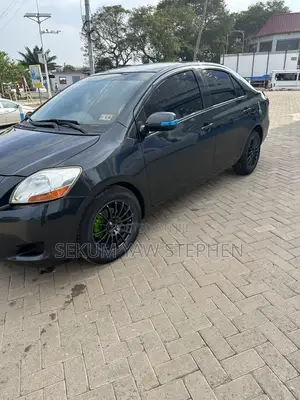 Toyota Yaris 2012 Black