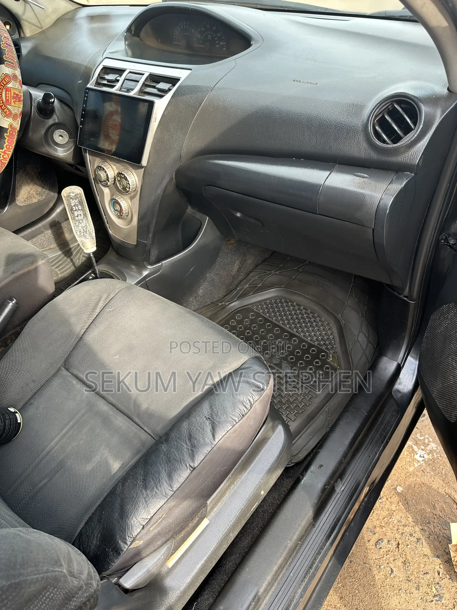 Toyota Yaris 2012 Black