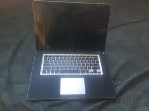 Laptop Apple MacBook Pro 8GB Intel Core i7 HDD 750GB