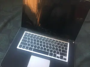 Laptop Apple MacBook Pro 8GB Intel Core i7 HDD 750GB