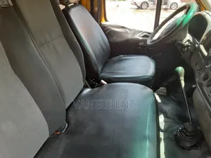 Ford Transit 1995 Yellow