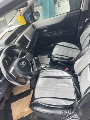Toyota Vitz 2012 White