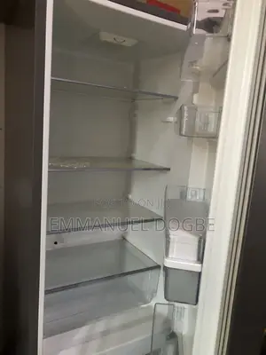 Hisense Refrigerator With Dispenser (262l)
