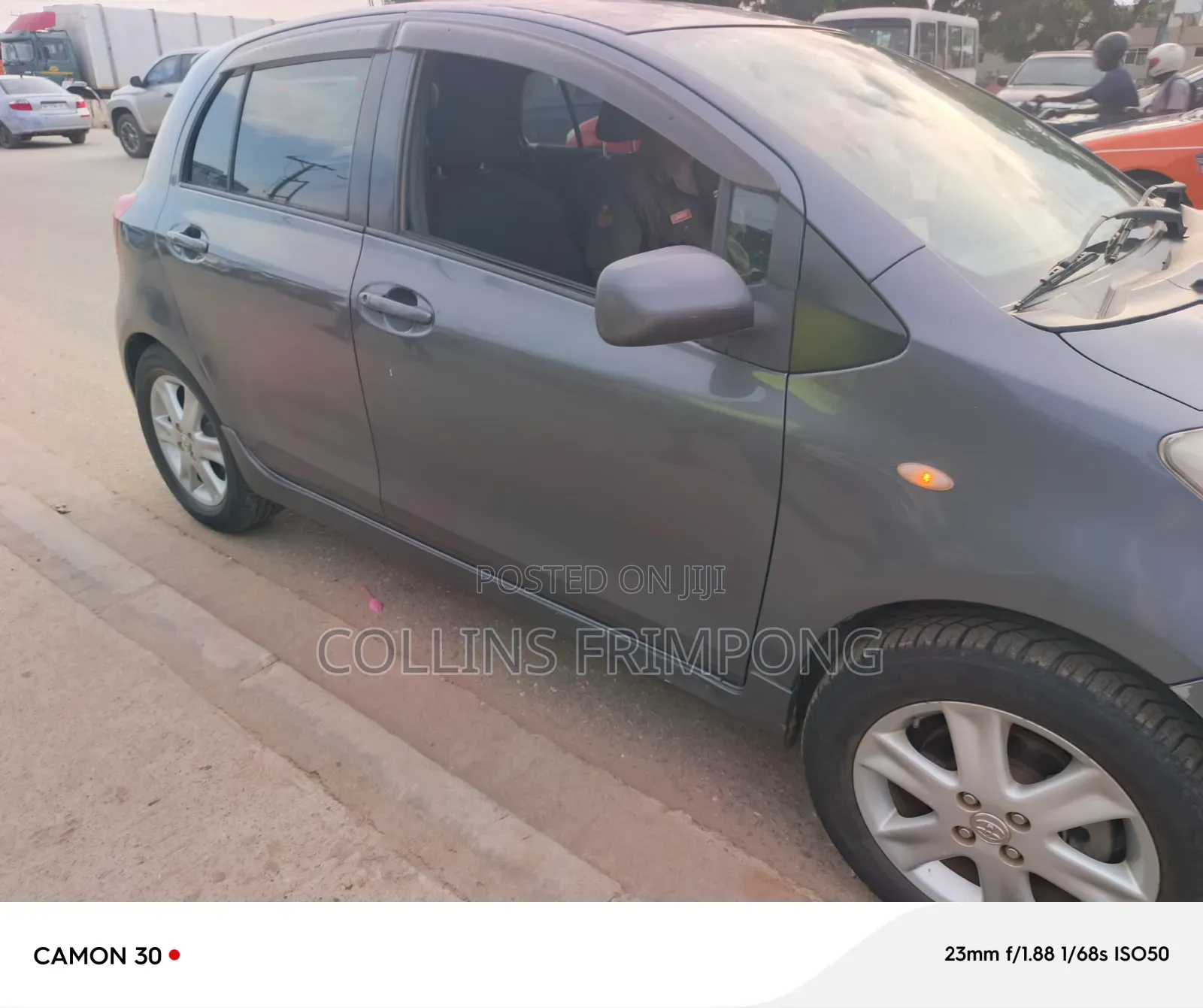 Toyota Yaris Base Hatchback 5dr 2010 Gray