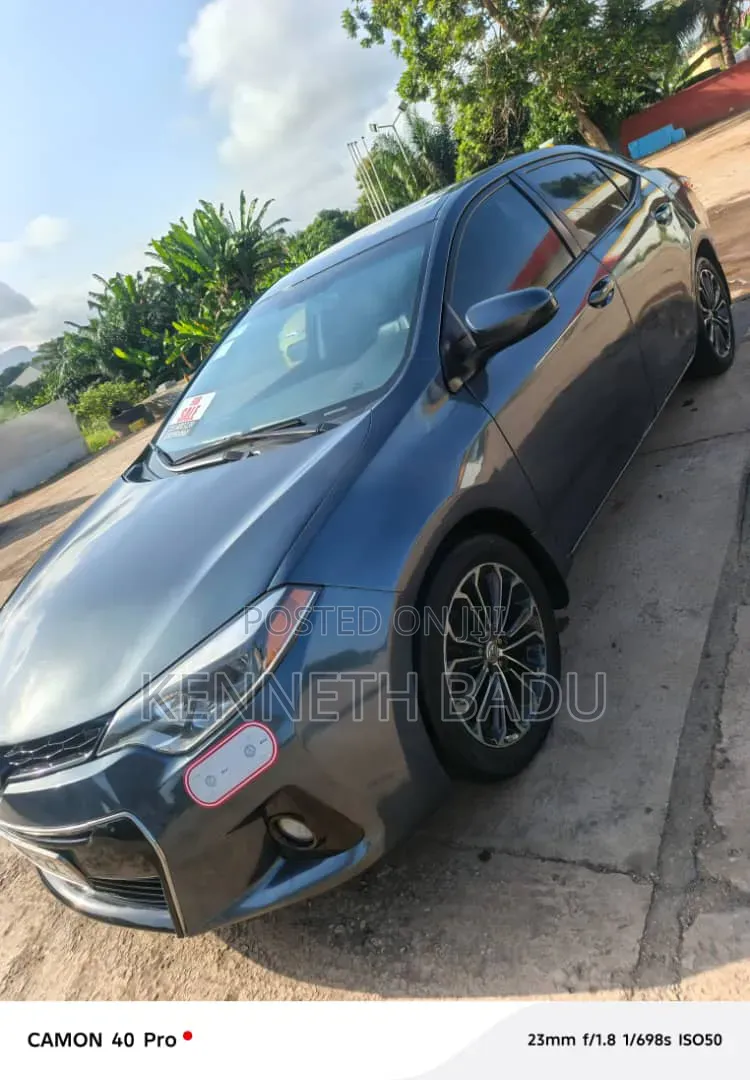 Toyota Corolla 2015 Gray
