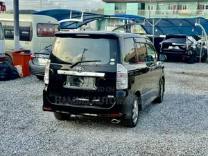 Toyota Voxy 2012 Black