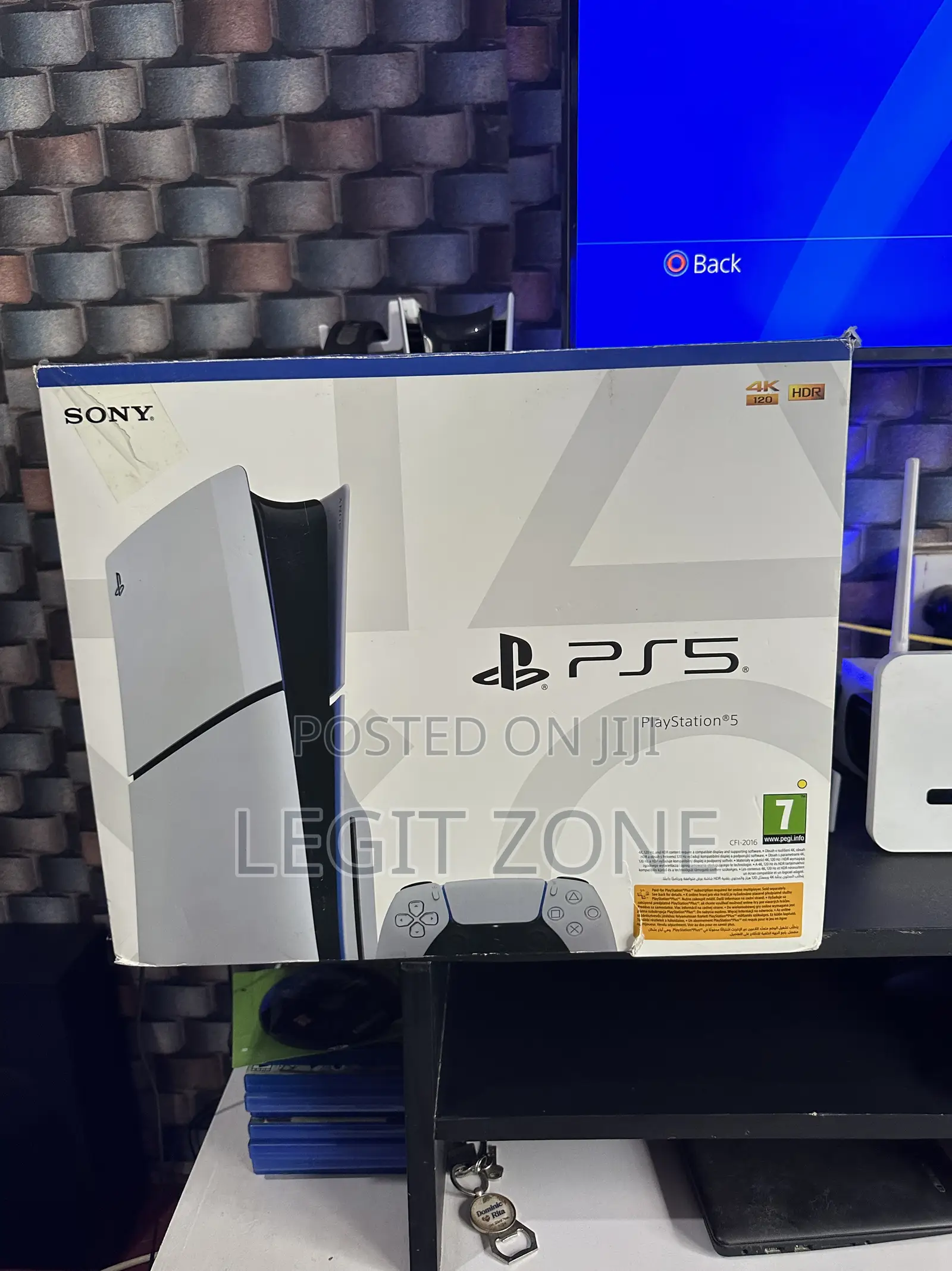 Ps5 Slim Disc Compatible Almost New With Fc26 and 3 Games