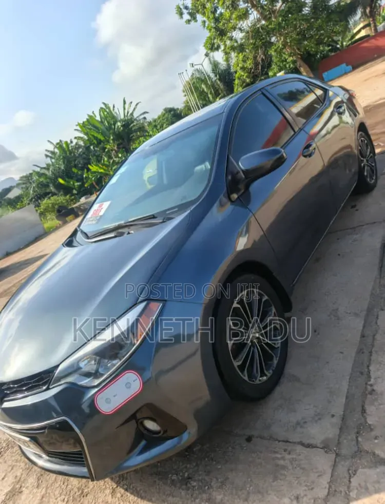 Toyota Corolla 2015 Gray