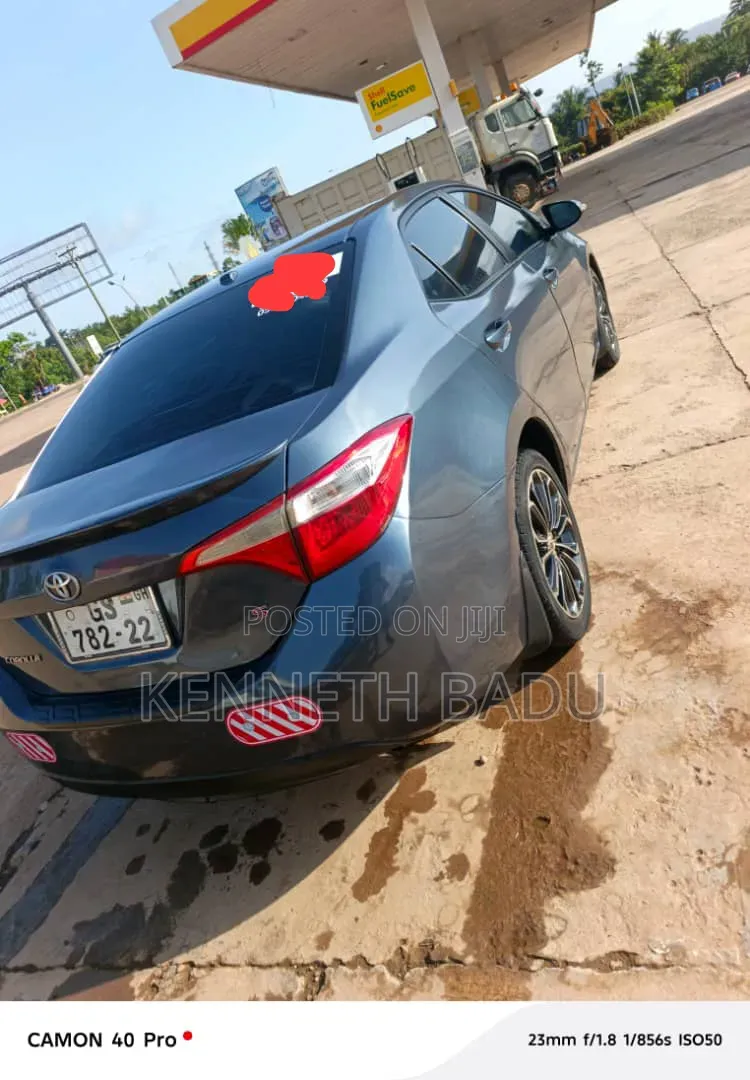 Toyota Corolla 2015 Gray