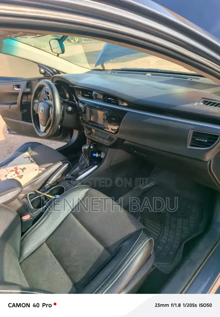 Toyota Corolla 2015 Gray