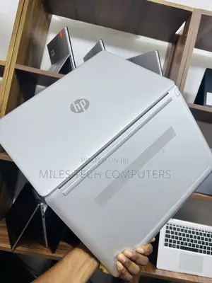 Laptop HP 15-dw3031 8GB Intel Core i5 SSD 256GB