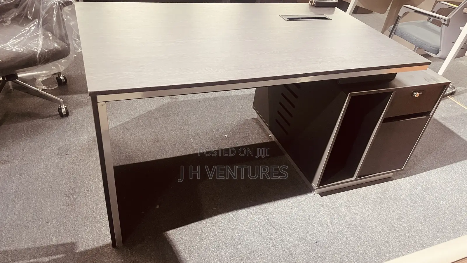 Advance Office Desk