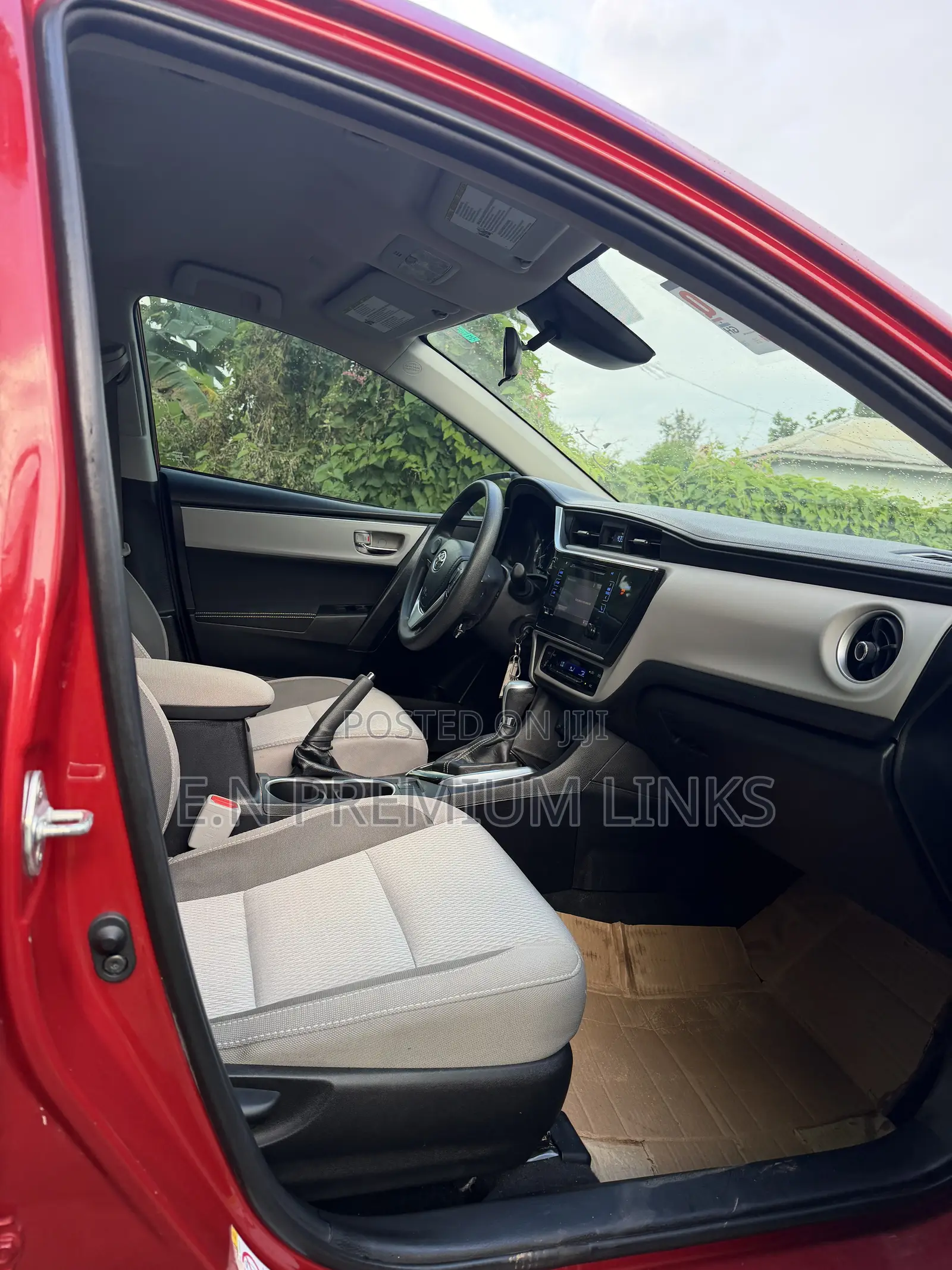Toyota Corolla LE (1.8L 4cyl 2A) 2019 Red
