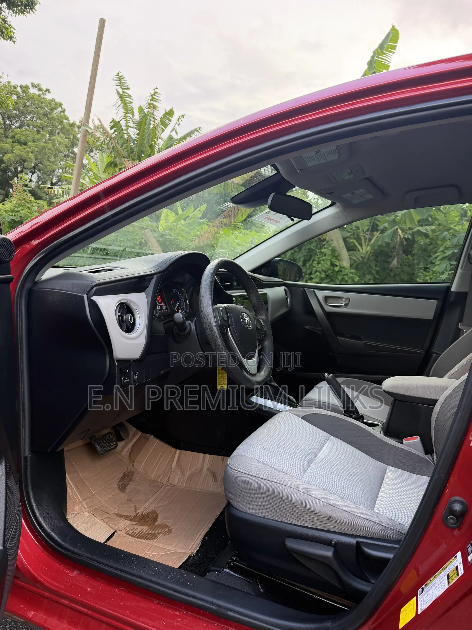 Toyota Corolla LE (1.8L 4cyl 2A) 2019 Red