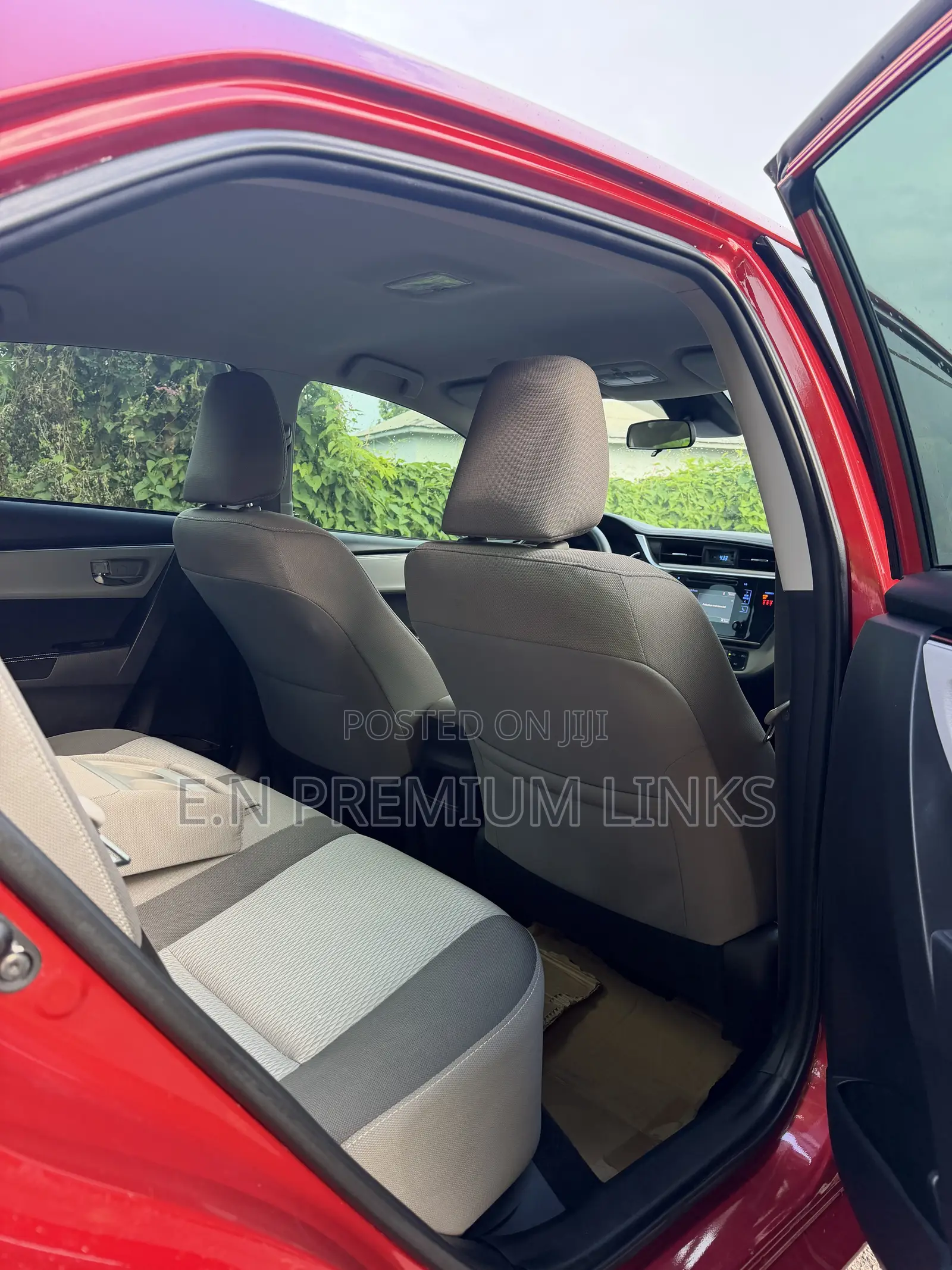 Toyota Corolla LE (1.8L 4cyl 2A) 2019 Red